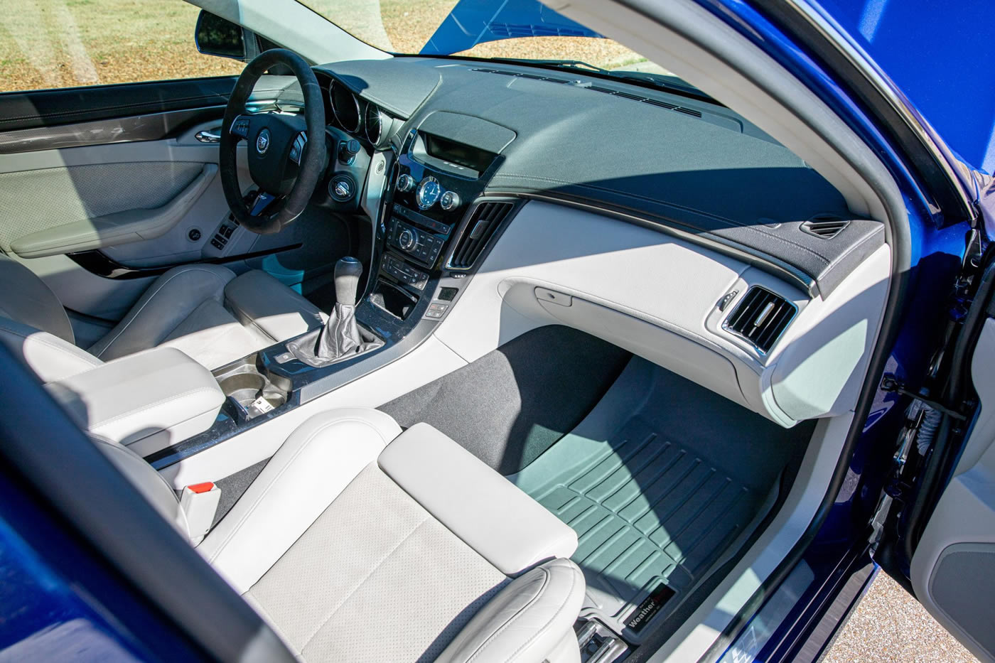 2012 Cadillac CTS-V Wagon in Opulent Blue