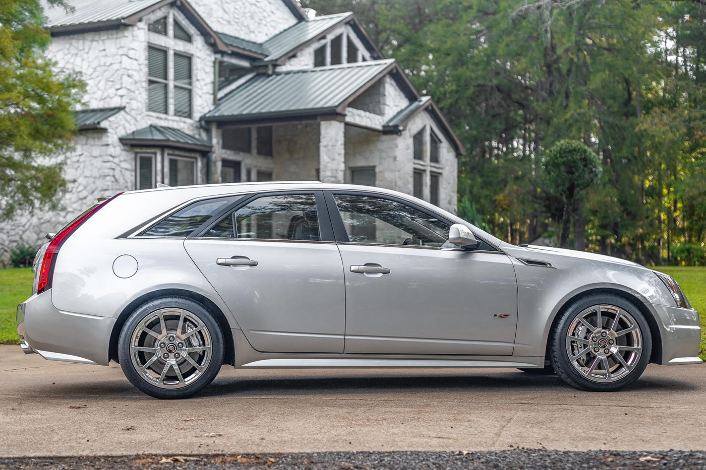 2012 Cadillac CTS-V Wagon in Radiant Silver Metallic