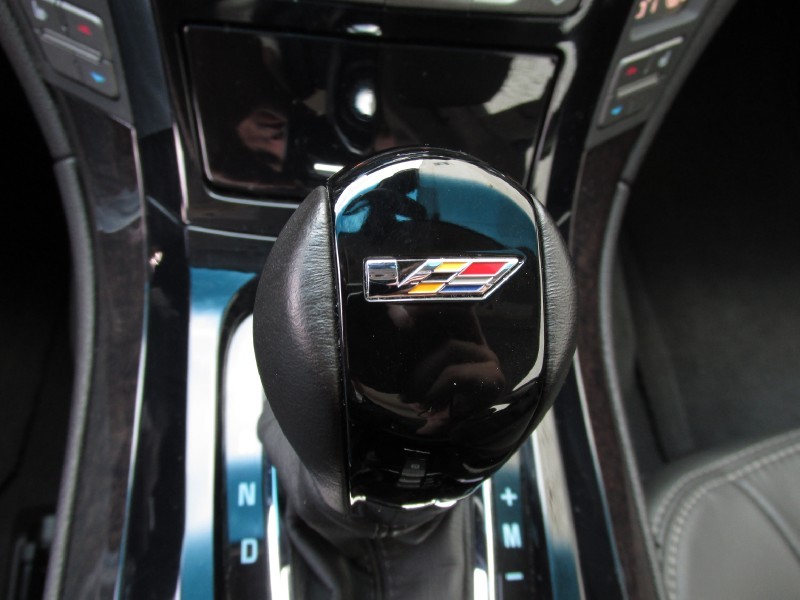 2013 Cadillac CTS-V Wagon in Black Diamond Tricoat