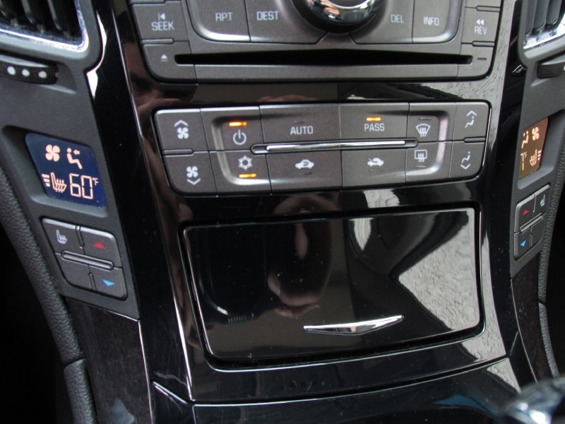 2013 Cadillac CTS-V Wagon in Black Diamond Tricoat