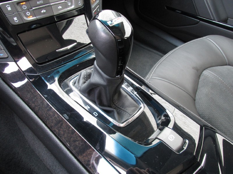 2013 Cadillac CTS-V Wagon in Black Diamond Tricoat