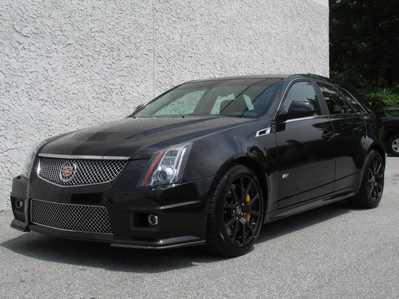 2013 Cadillac CTS-V Wagon in Black Diamond Tricoat
