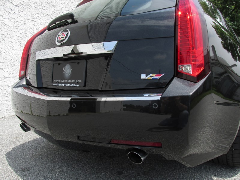 2013 Cadillac CTS-V Wagon in Black Diamond Tricoat