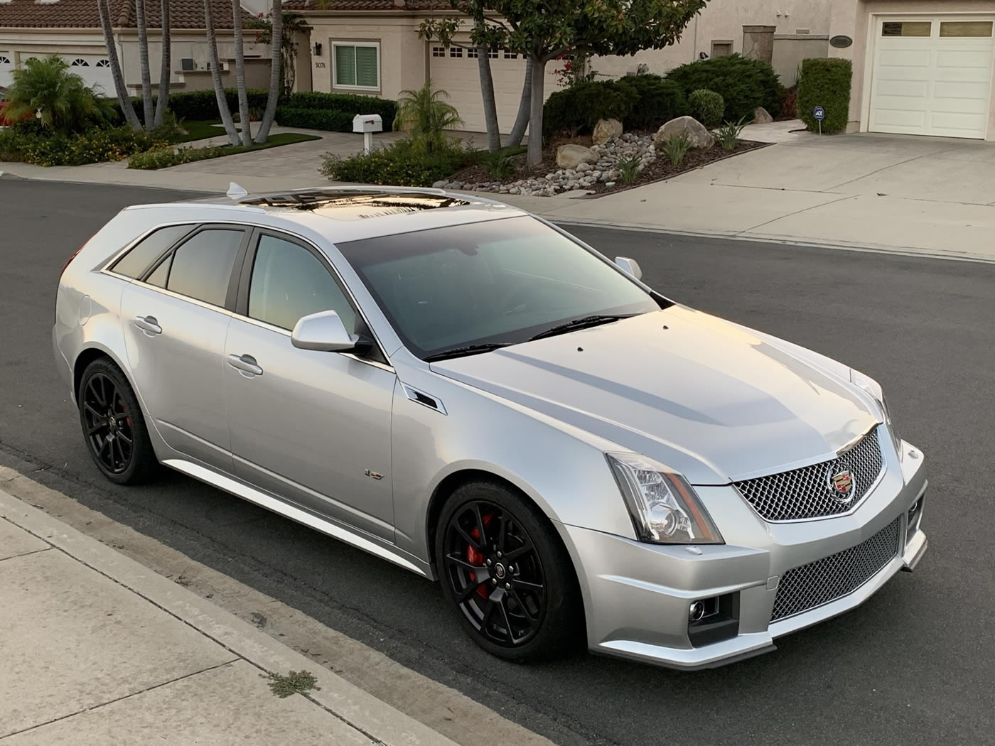 2013 Cadillac CTS-V Wagon in Radiant Silver Metallic