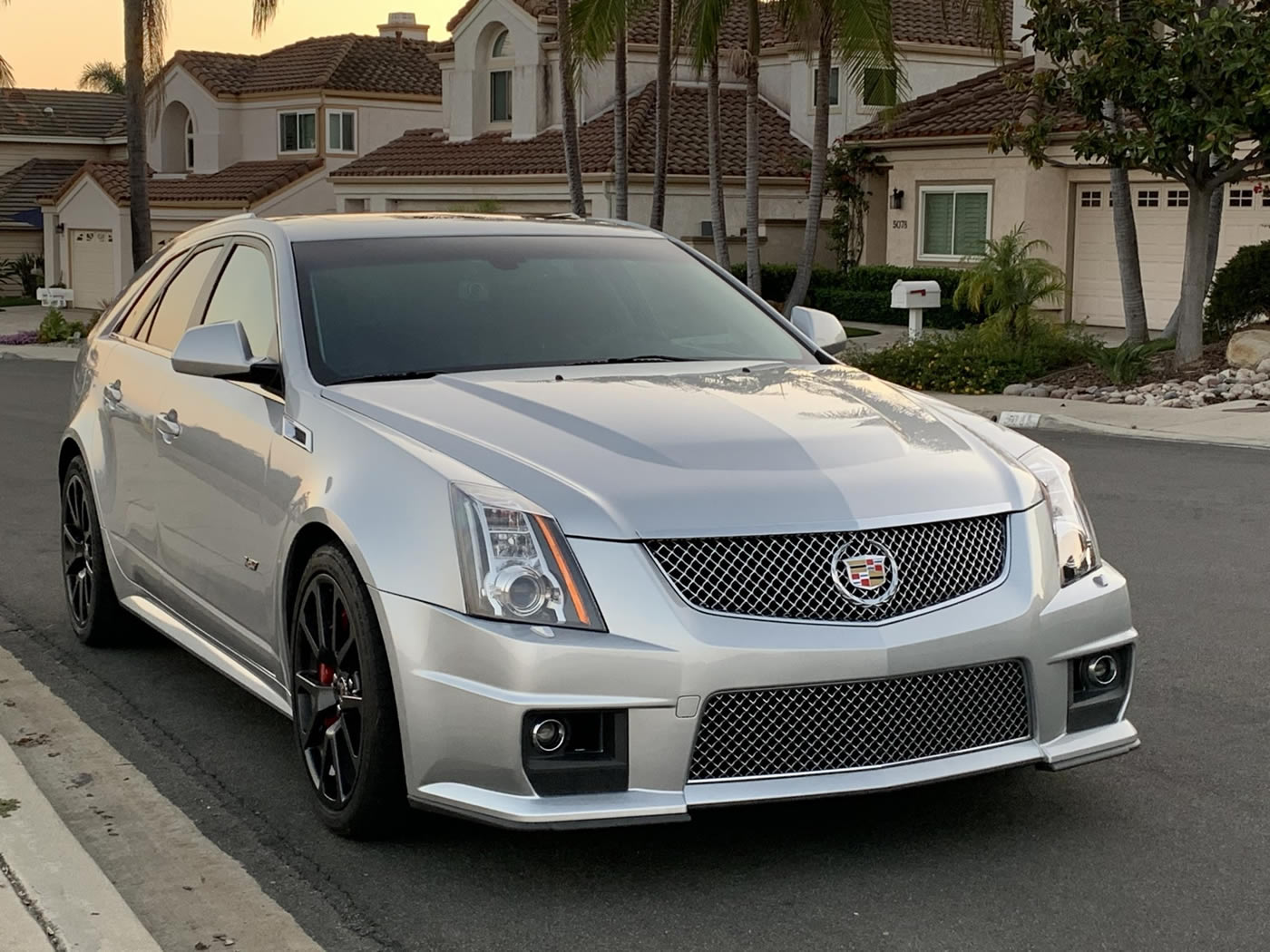 2013 Cadillac CTS-V Wagon in Radiant Silver Metallic