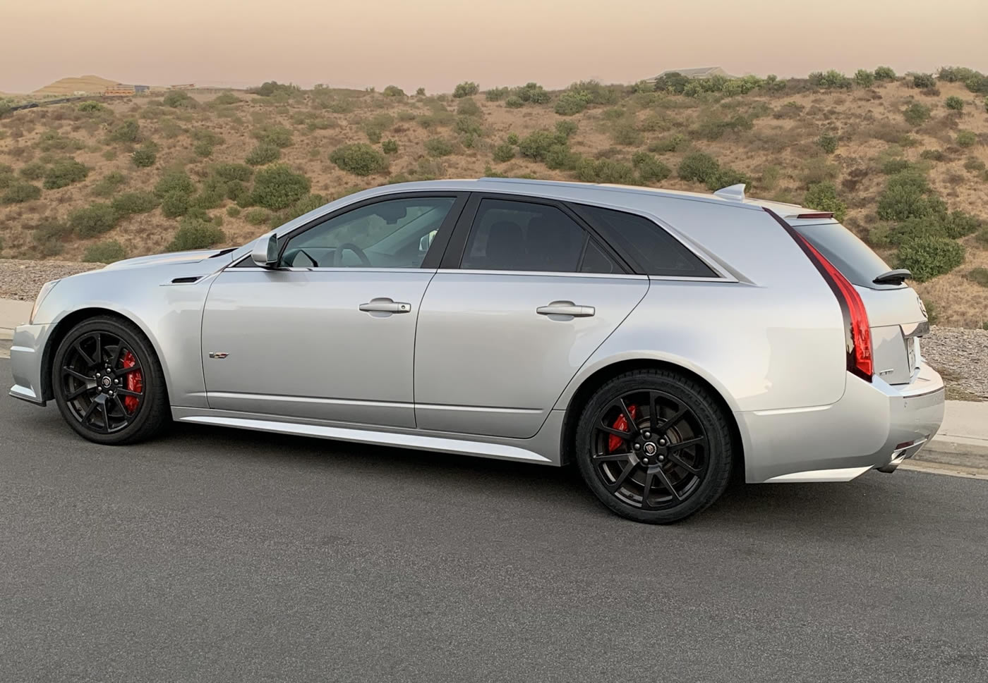 2013 Cadillac CTS-V Wagon in Radiant Silver Metallic