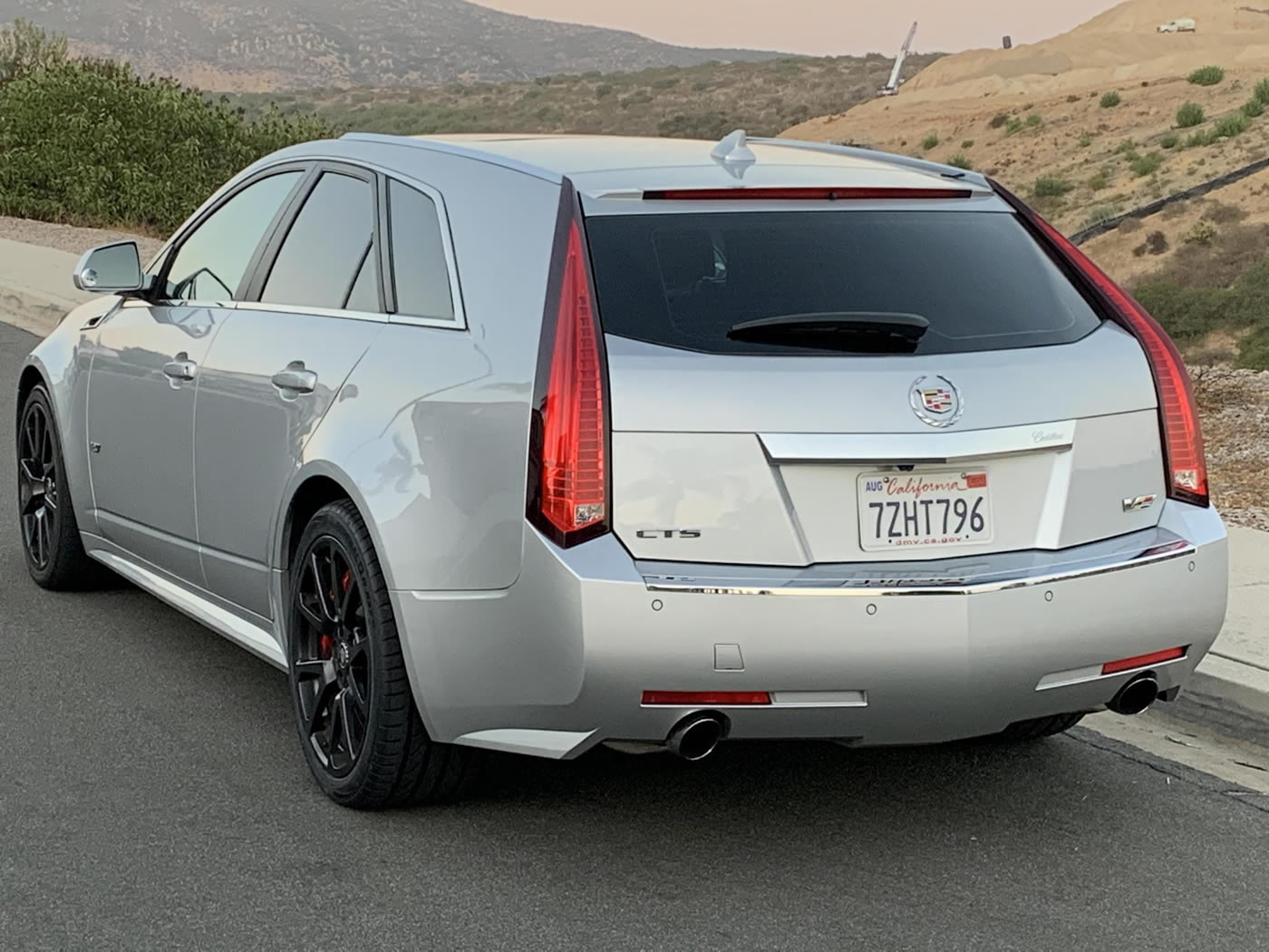 2013 Cadillac CTS-V Wagon in Radiant Silver Metallic