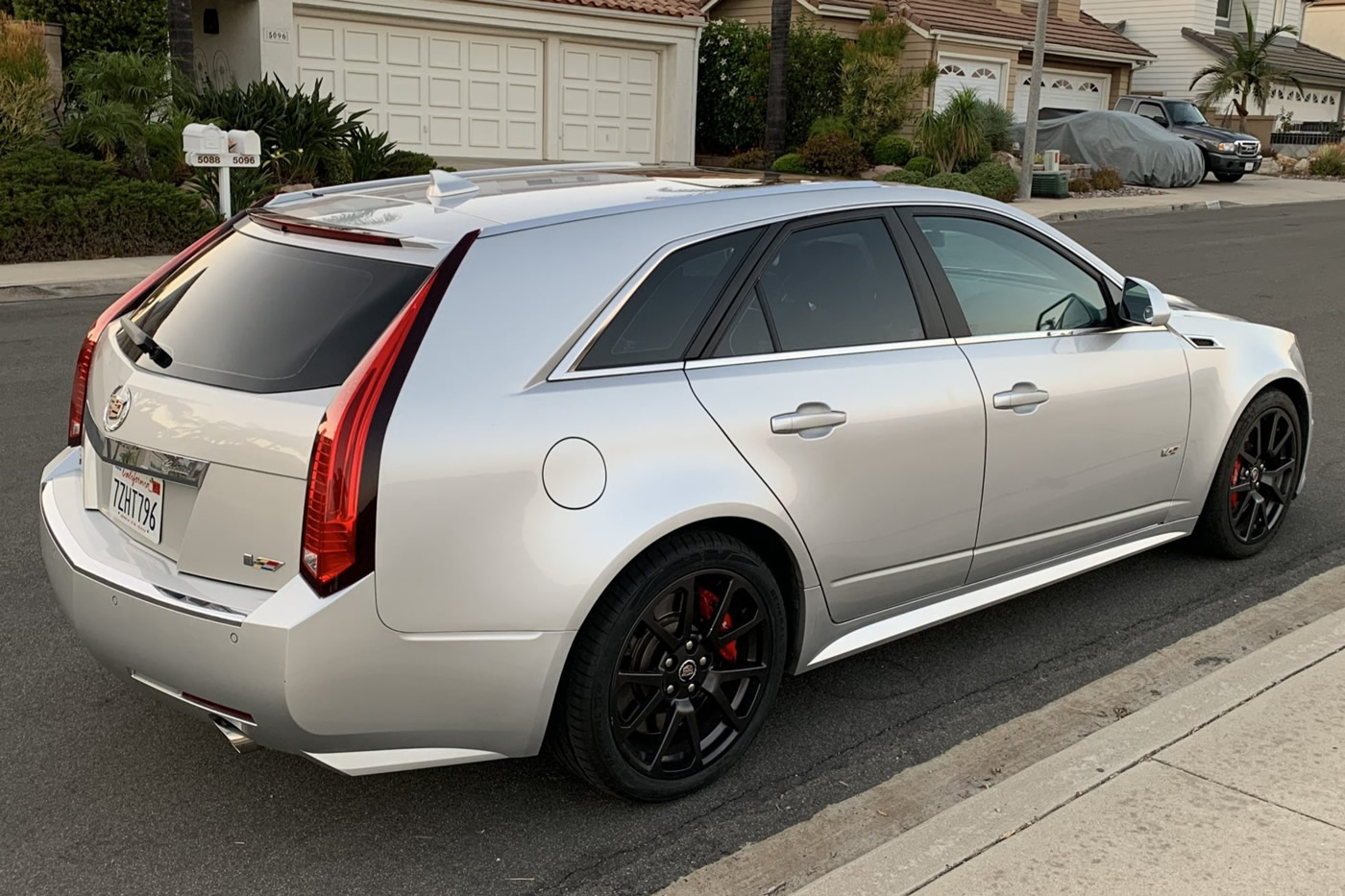 2013 Cadillac CTS-V Wagon in Radiant Silver Metallic