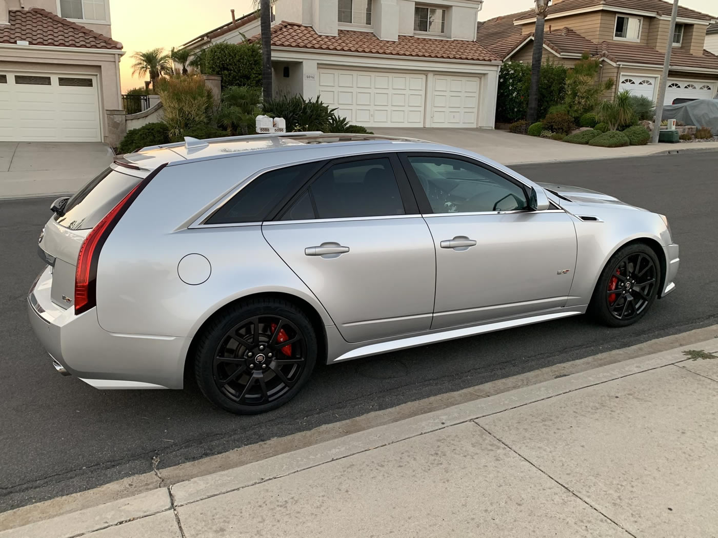 2013 Cadillac CTS-V Wagon in Radiant Silver Metallic