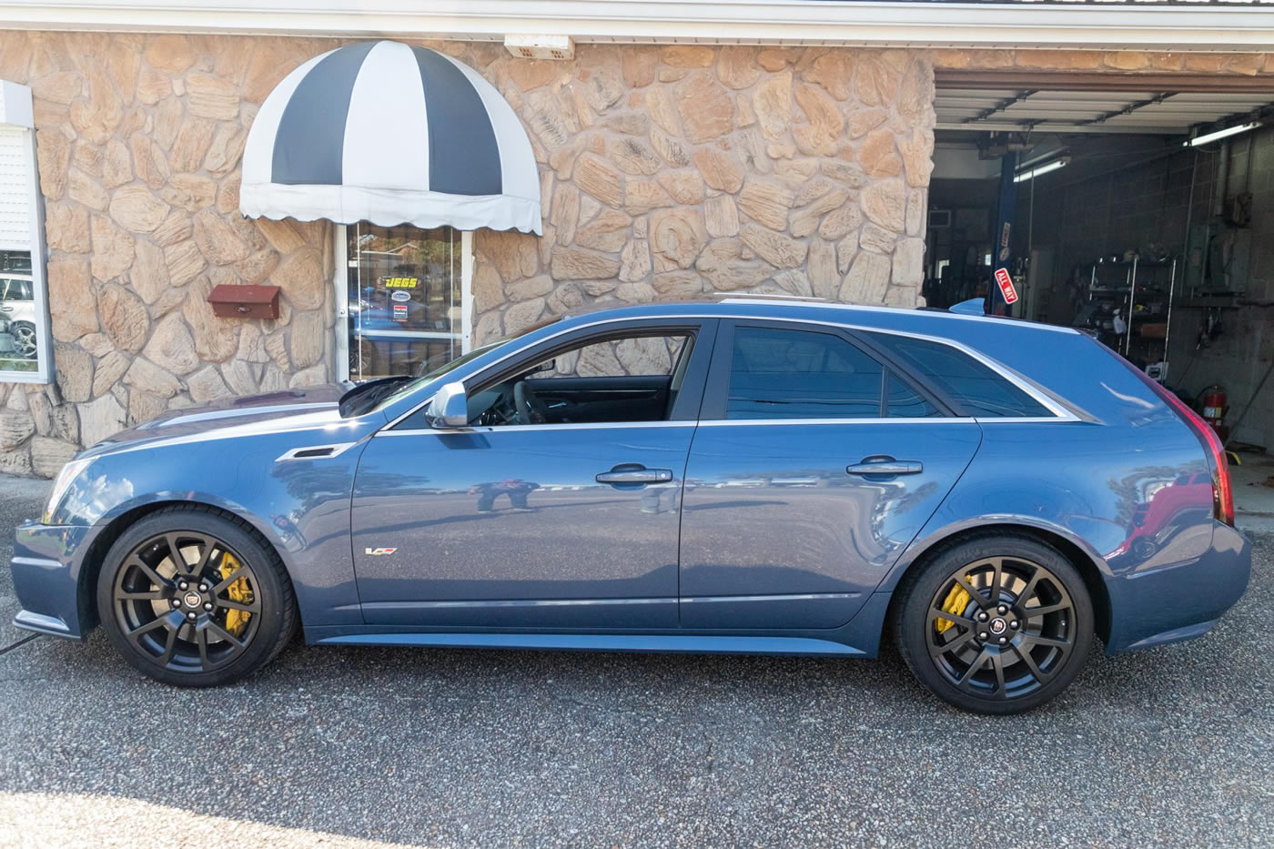 2013 Cadillac CTS-V Wagon in Stealth Blue Metallic