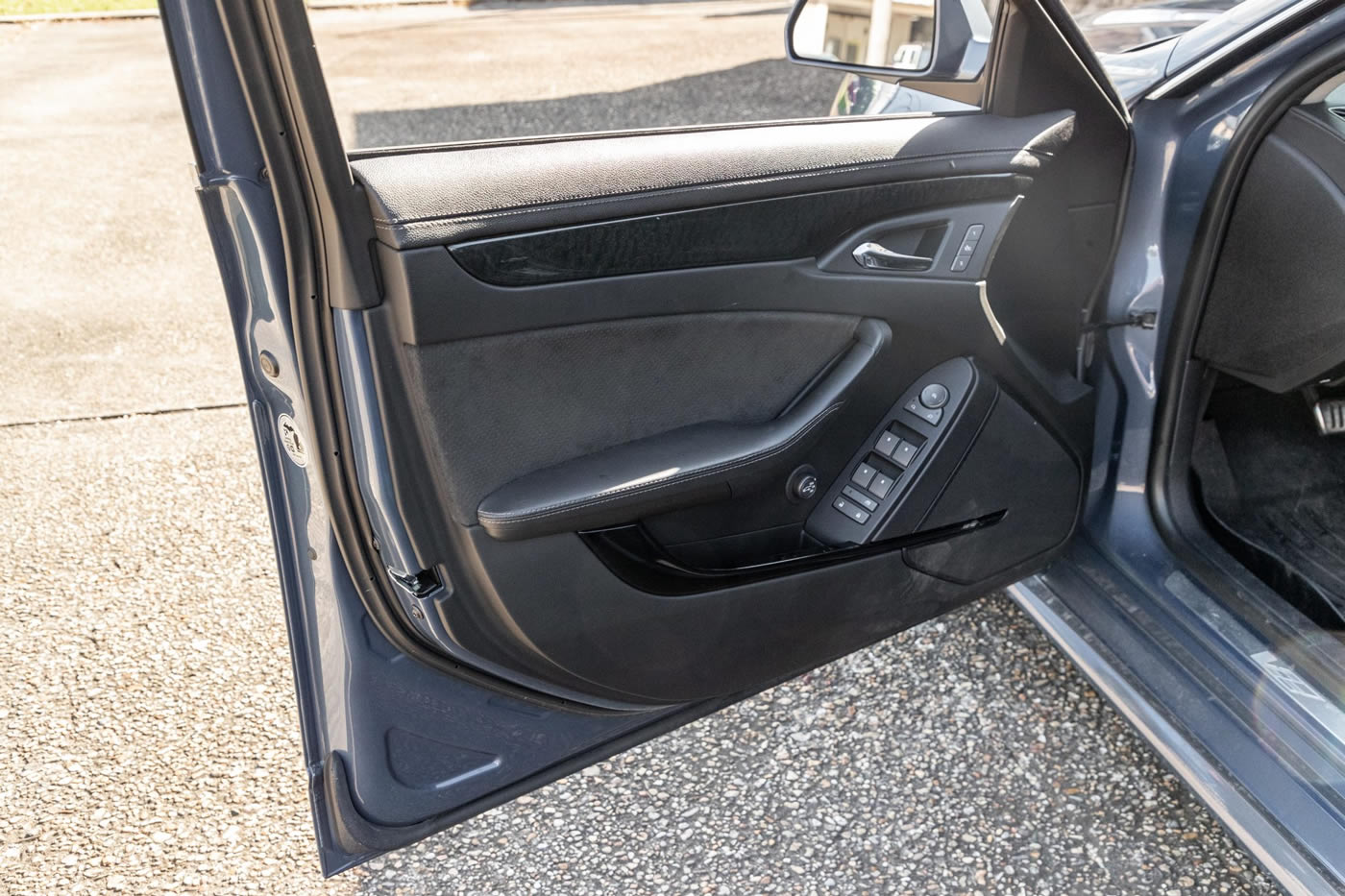 2013 Cadillac CTS-V Wagon in Stealth Blue Metallic