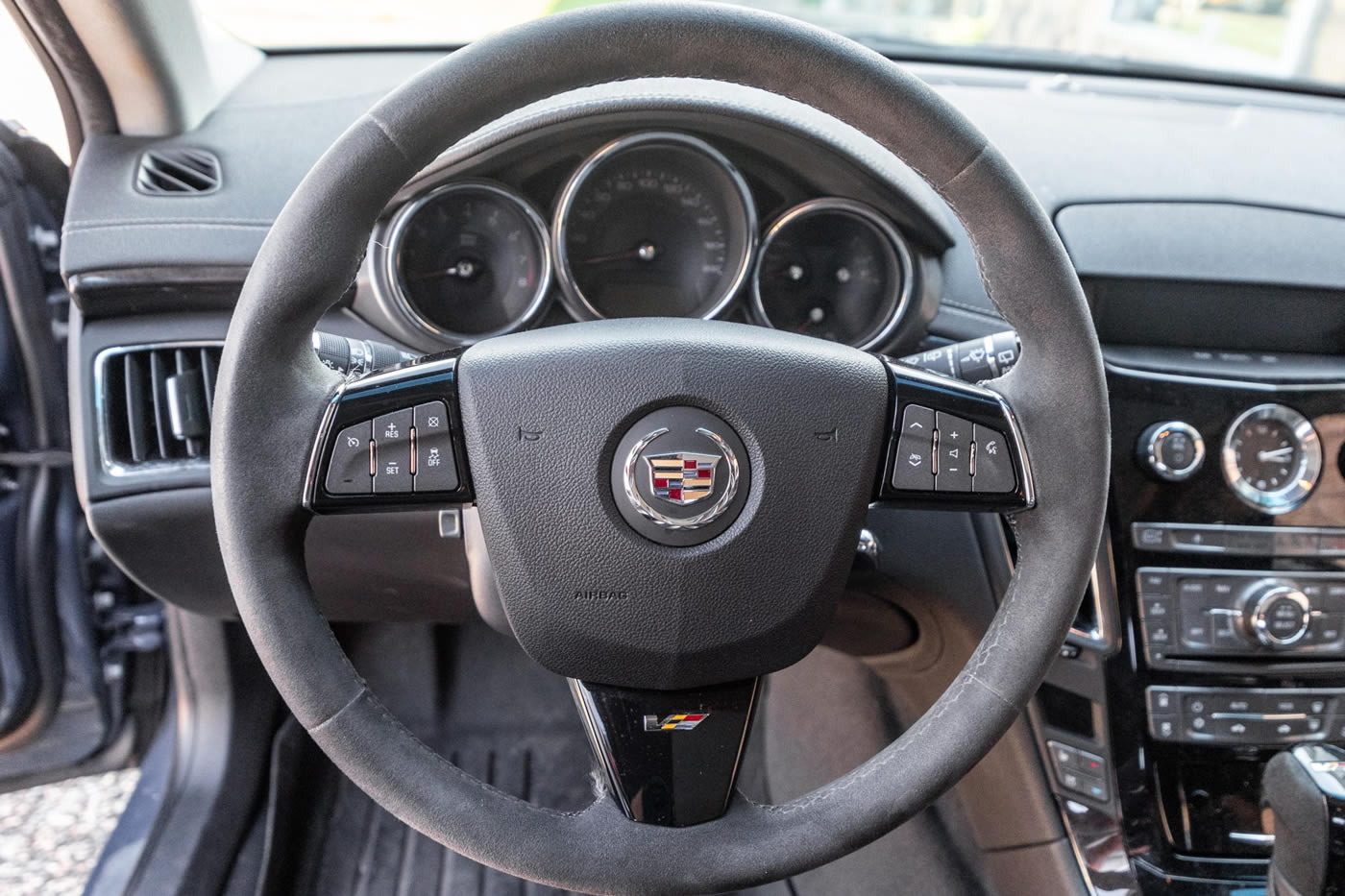 2013 Cadillac CTS-V Wagon in Stealth Blue Metallic