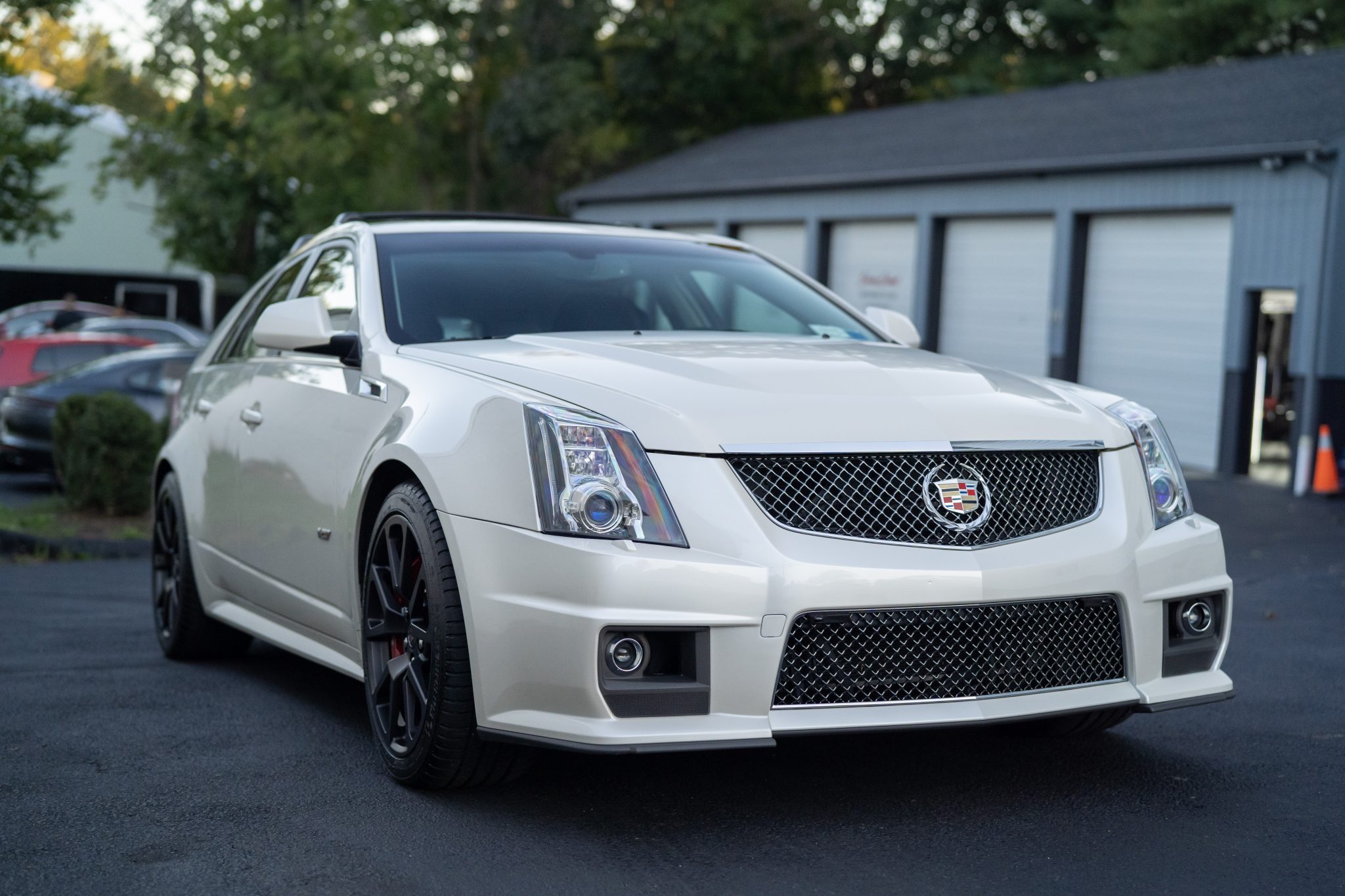 2013 Cadillac CTS-V Wagon in White Diamond Tricoat