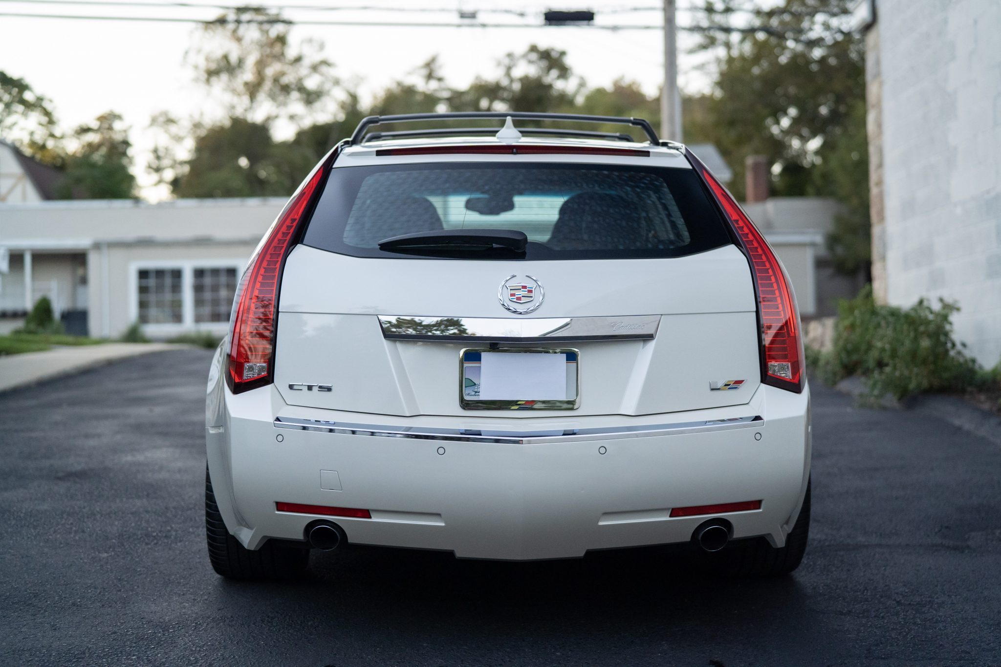 2013 Cadillac CTS-V Wagon in White Diamond Tricoat