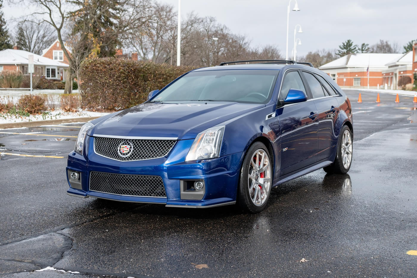 2014 Cadillac CTS-V Wagon 6-Speed in Opulent Blue Metallic