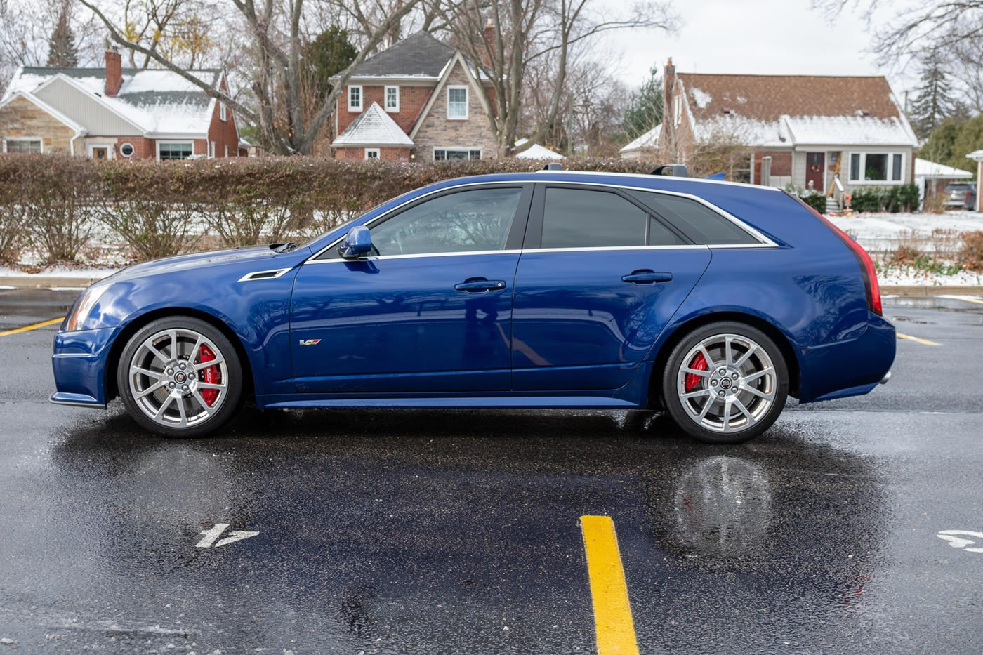 2014 Cadillac CTS-V Wagon 6-Speed in Opulent Blue Metallic
