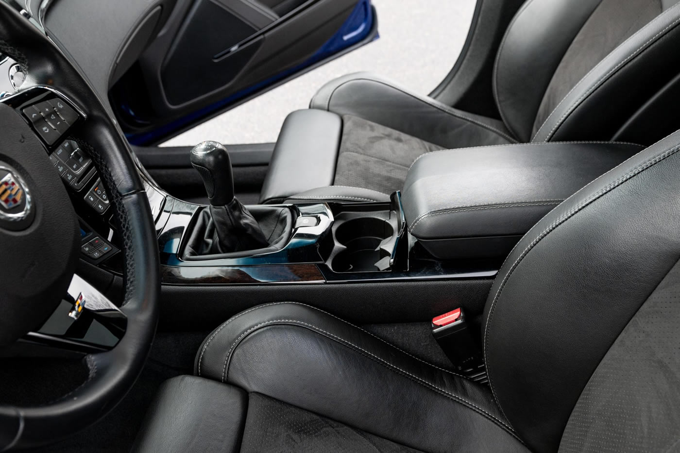 2014 Cadillac CTS-V Wagon 6-Speed in Opulent Blue Metallic