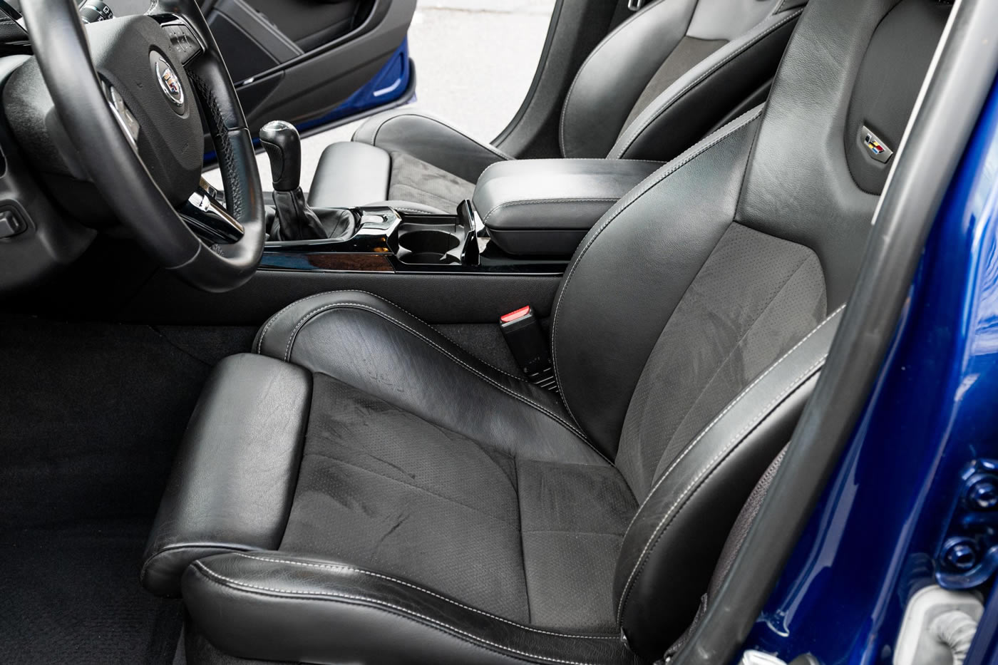 2014 Cadillac CTS-V Wagon 6-Speed in Opulent Blue Metallic