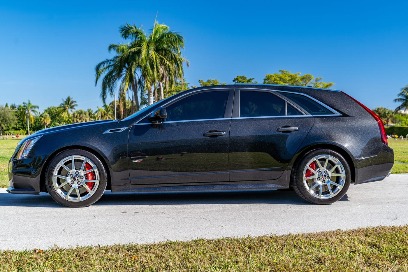 2014 Cadillac CTS-V Wagon in Black Diamond Tricoat