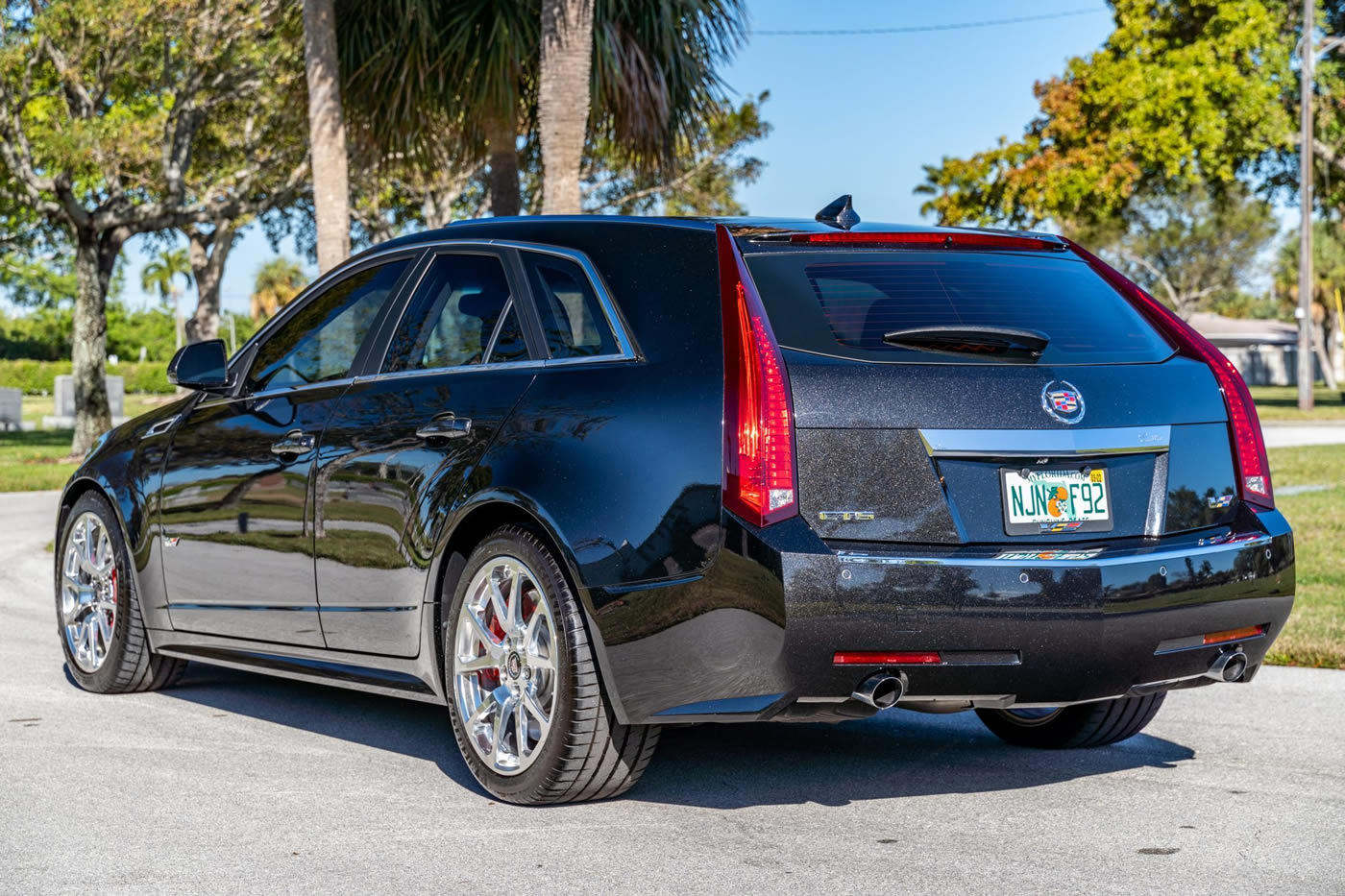 2014 Cadillac CTS-V Wagon in Black Diamond Tricoat