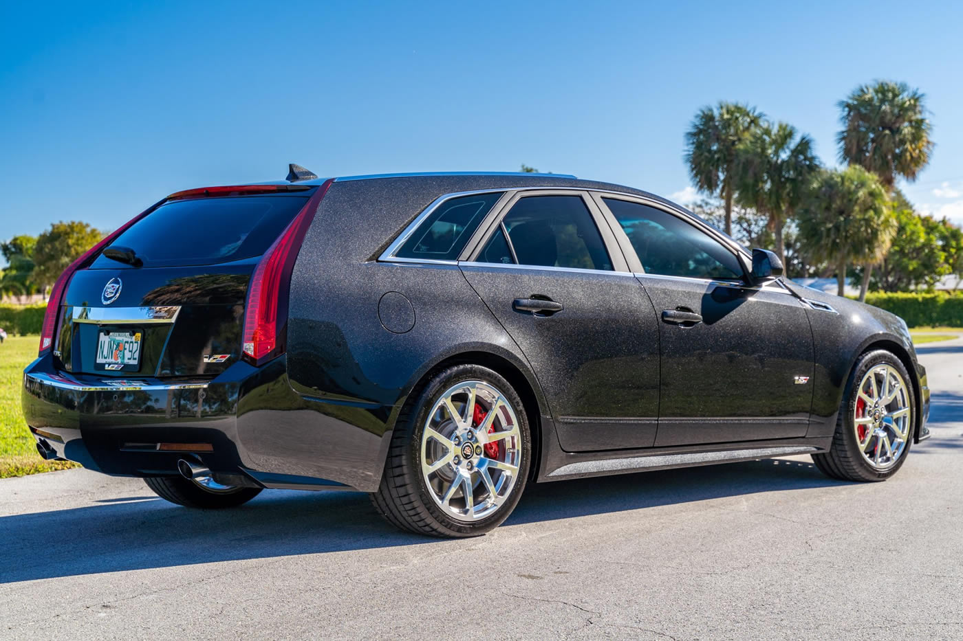2014 Cadillac CTS-V Wagon in Black Diamond Tricoat