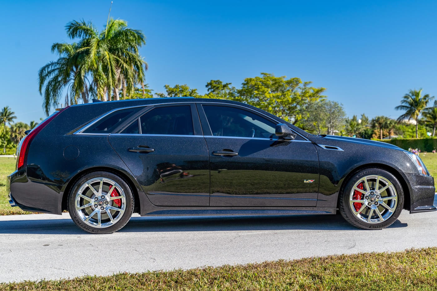 2014 Cadillac CTS-V Wagon in Black Diamond Tricoat