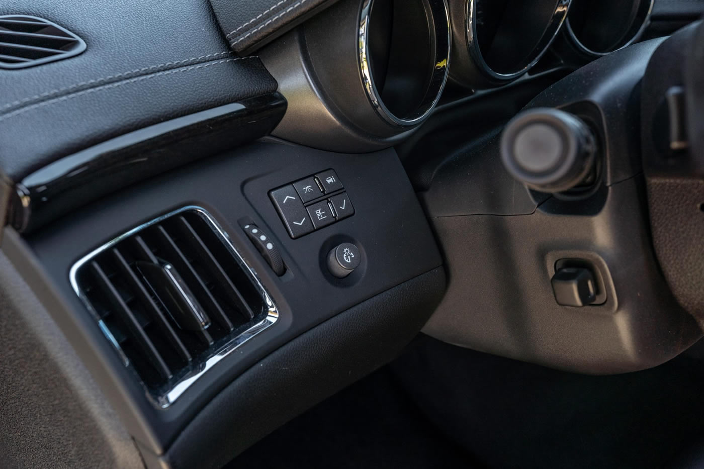 2014 Cadillac CTS-V Wagon in Black Diamond Tricoat