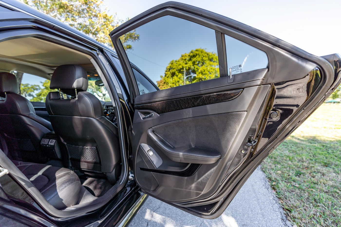 2014 Cadillac CTS-V Wagon in Black Diamond Tricoat