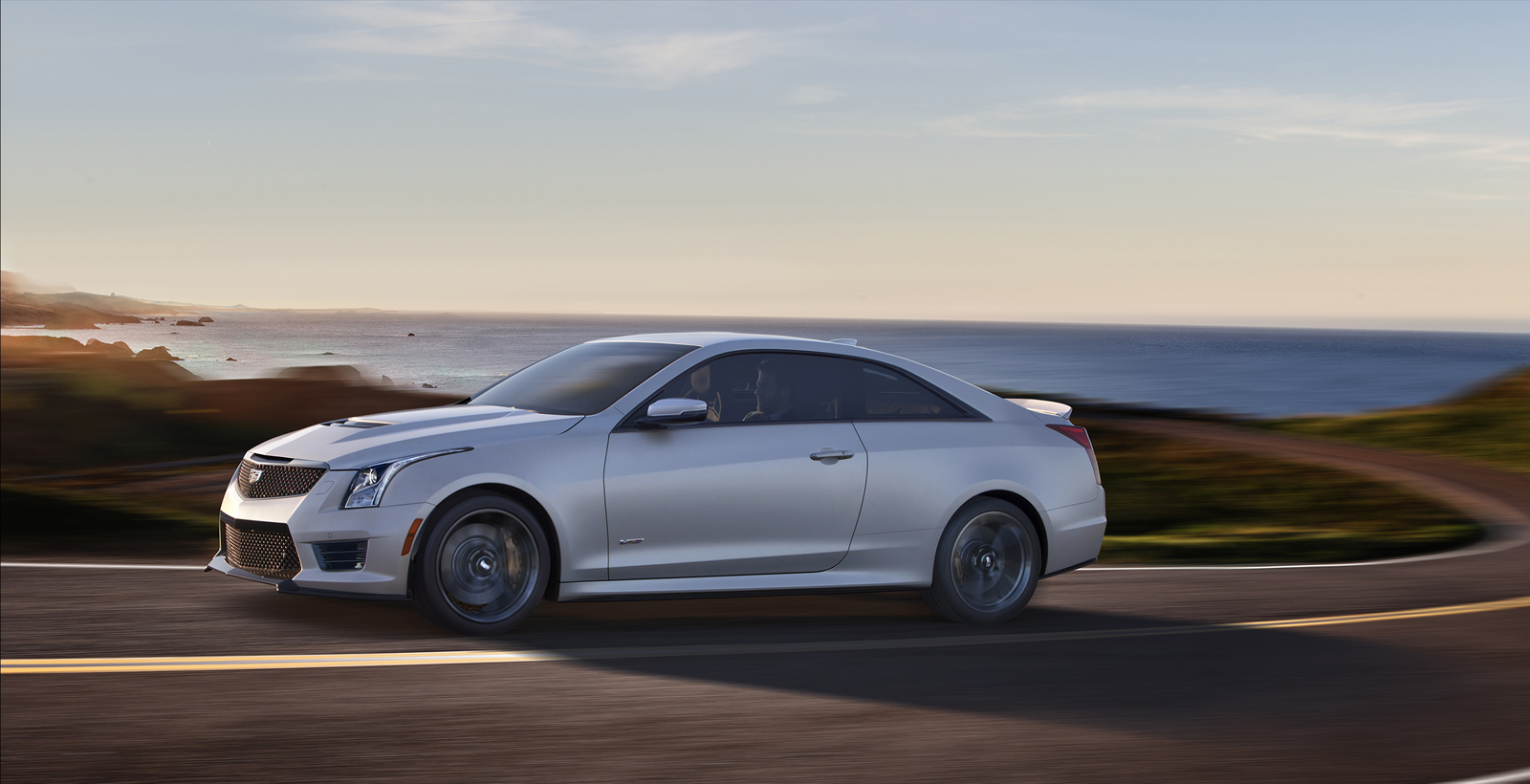 2016-Cadillac-ATS-V-Coupe-004.jpg