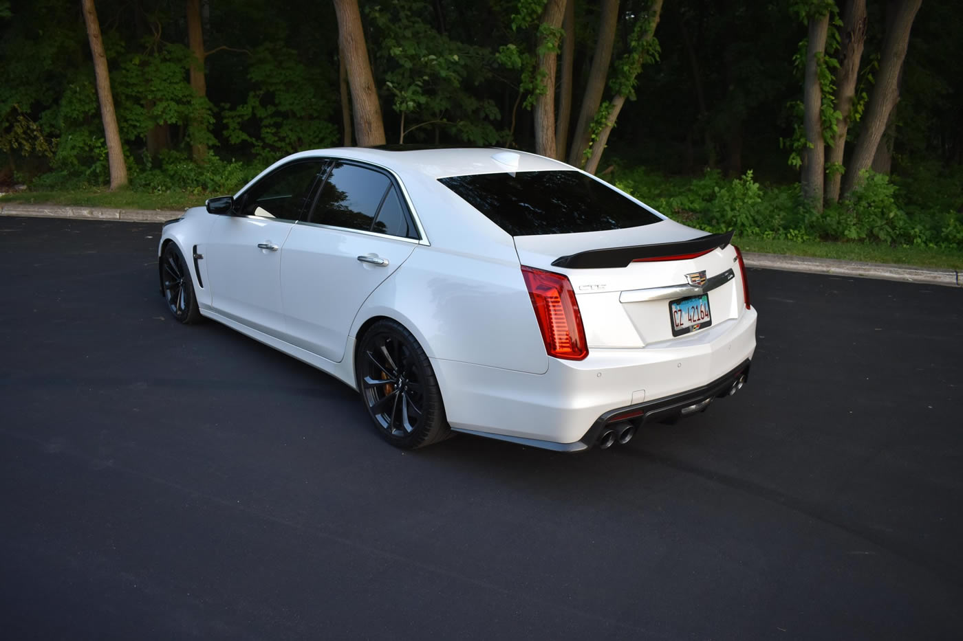 2017-cadillac-cts-v-crystal-white-tricoat-3.jpg