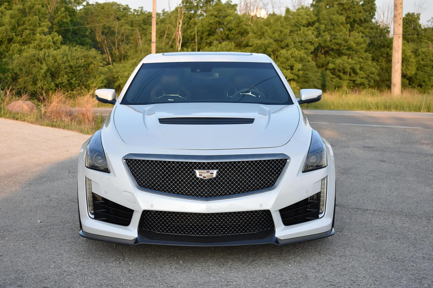 2017-cadillac-cts-v-crystal-white-tricoat-8.jpg