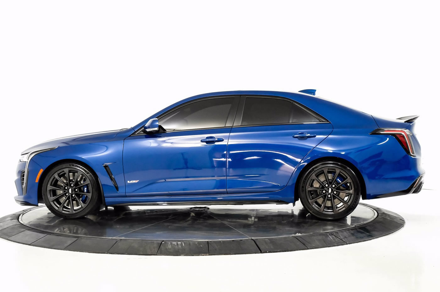 2022 Cadillac CT4-V Blackwing in Wave Metallic