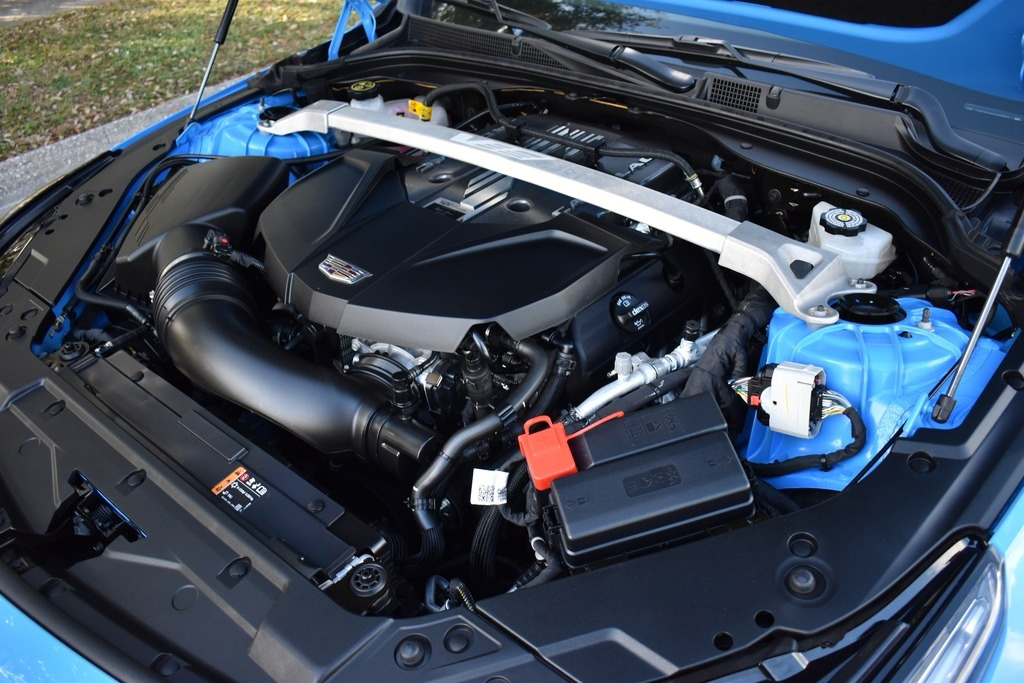 2022 Cadillac CT5-V Blackwing in Electric Blue